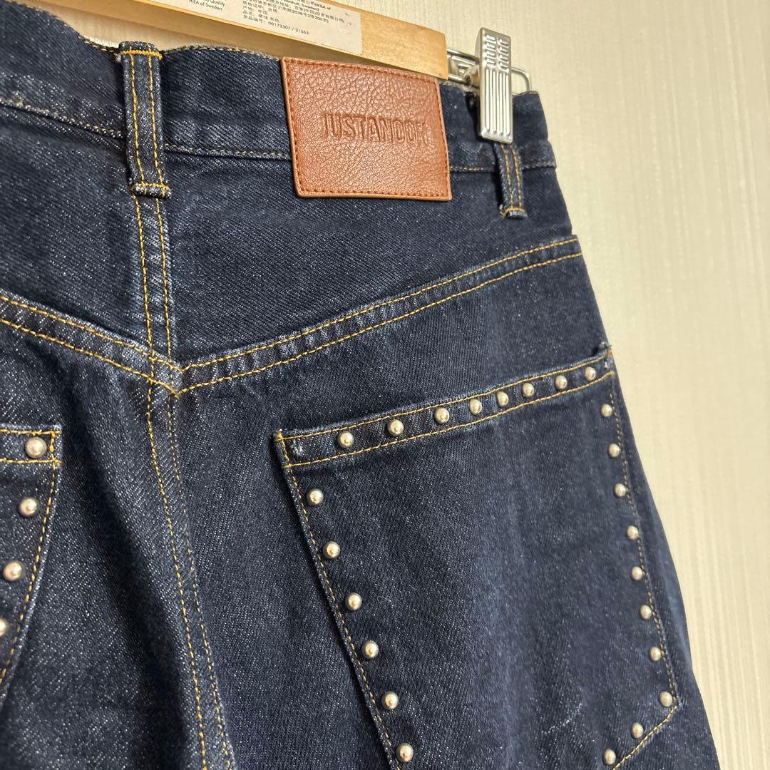 justanoon スタッズデザインデニムパンツ