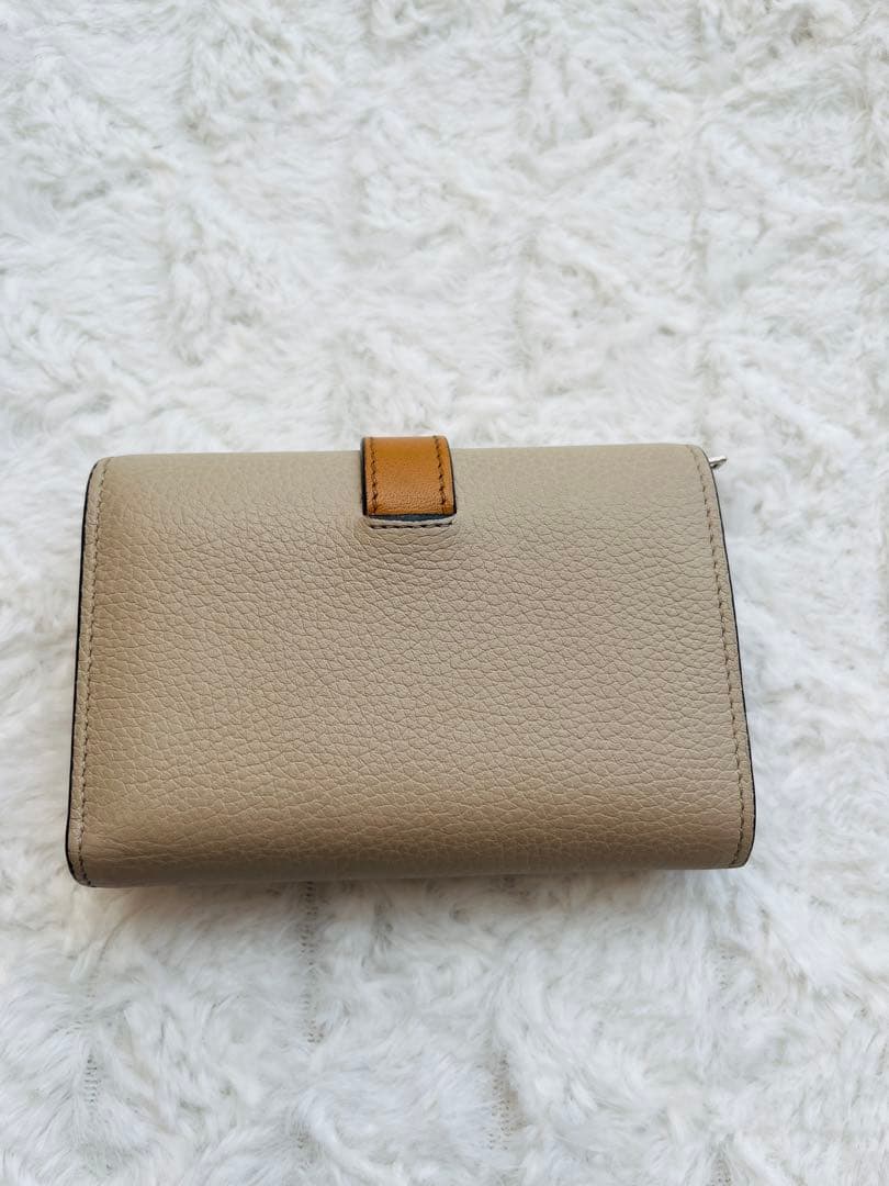 LOEWE ロエベ 二つ折り財布 レザー ベージュ 美品 シリアル刻印あり