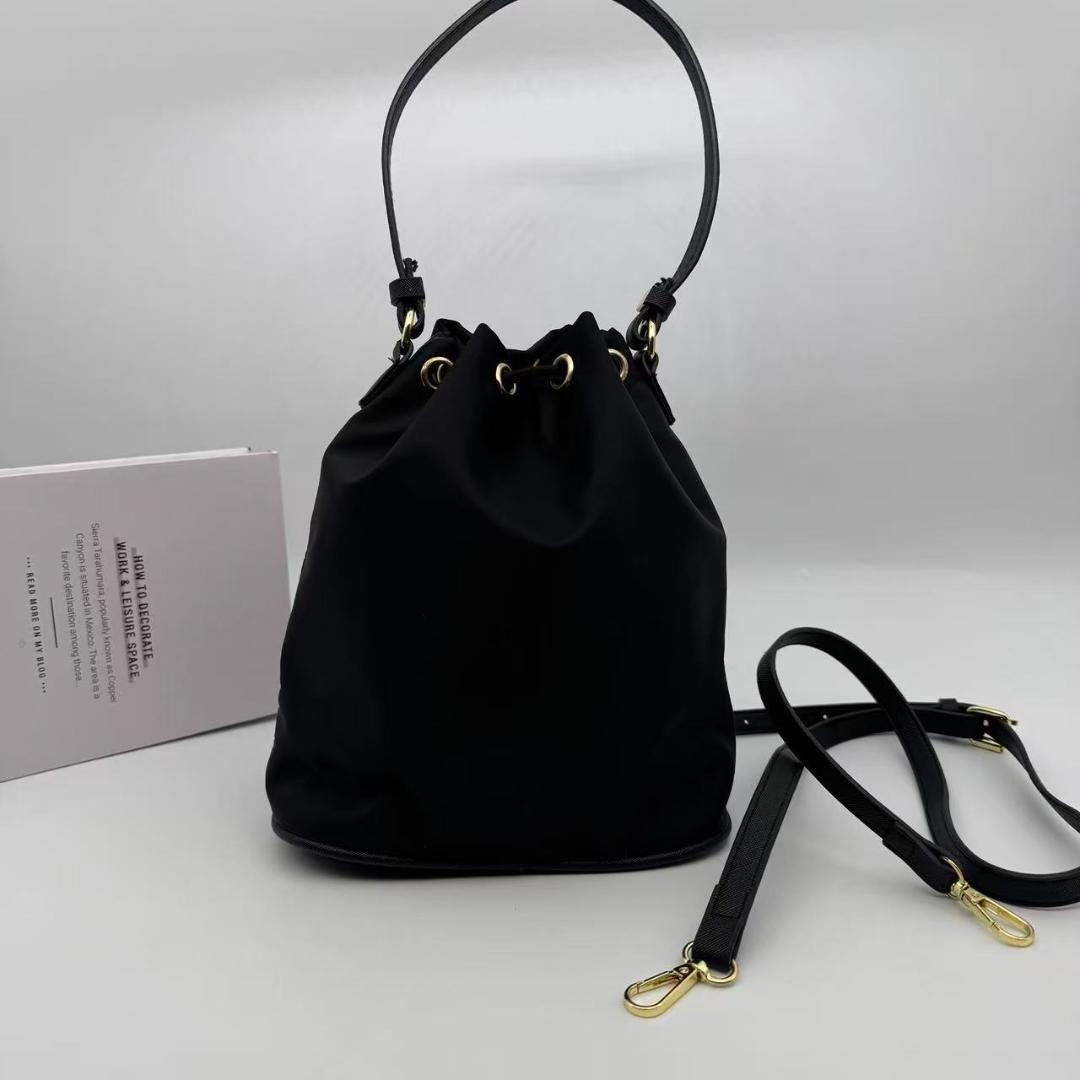 美品 PRADA バケットバッグ ショルダーバッグ