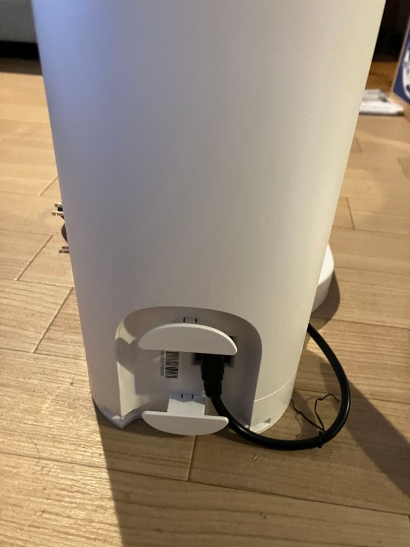 ECOVACS DEEBOTロボット掃除機本体 ホワイト ダストボックス付き