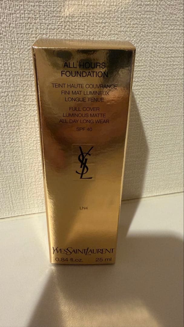 【新品未使用】イブサンローランALL HOURS FOUNDATION LN4