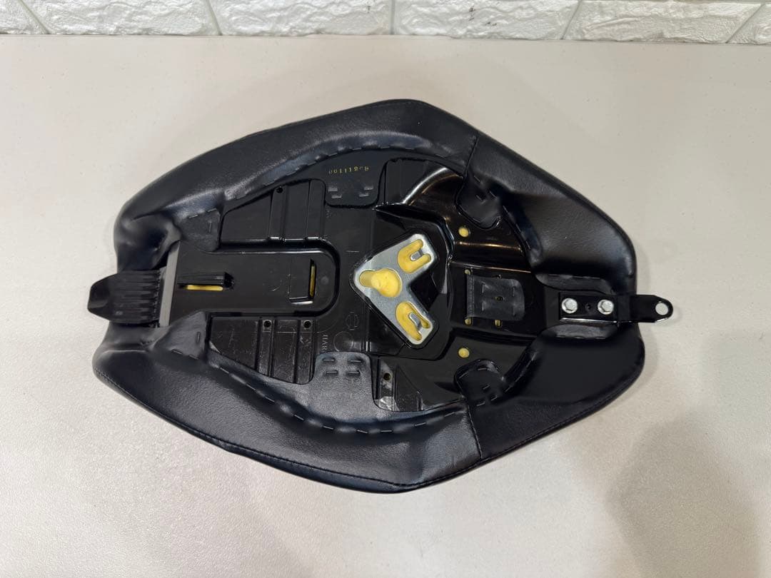 イ*シ様 美品　スポーツスター　ハーレー　純正　ソロシート　XL1200NS 8