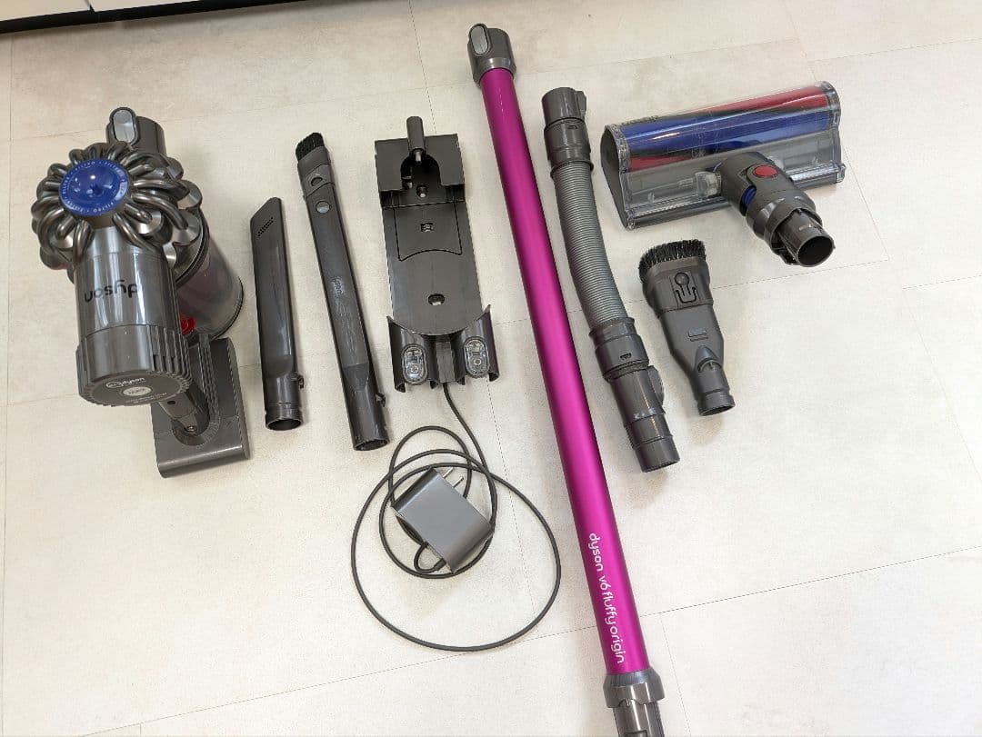 Dyson　ダイソンジャンク品ピンクパイプ　本体　スティッククリーナー故障