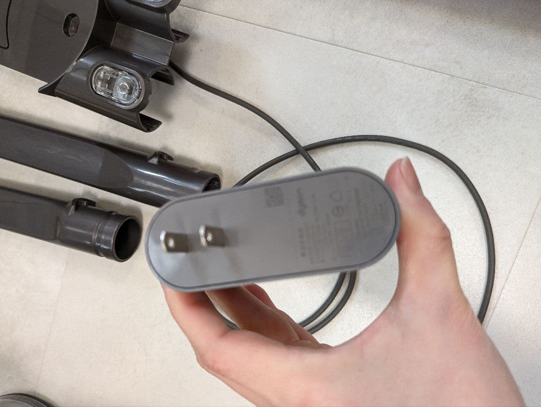 Dyson　ダイソンジャンク品ピンクパイプ　本体　スティッククリーナー故障