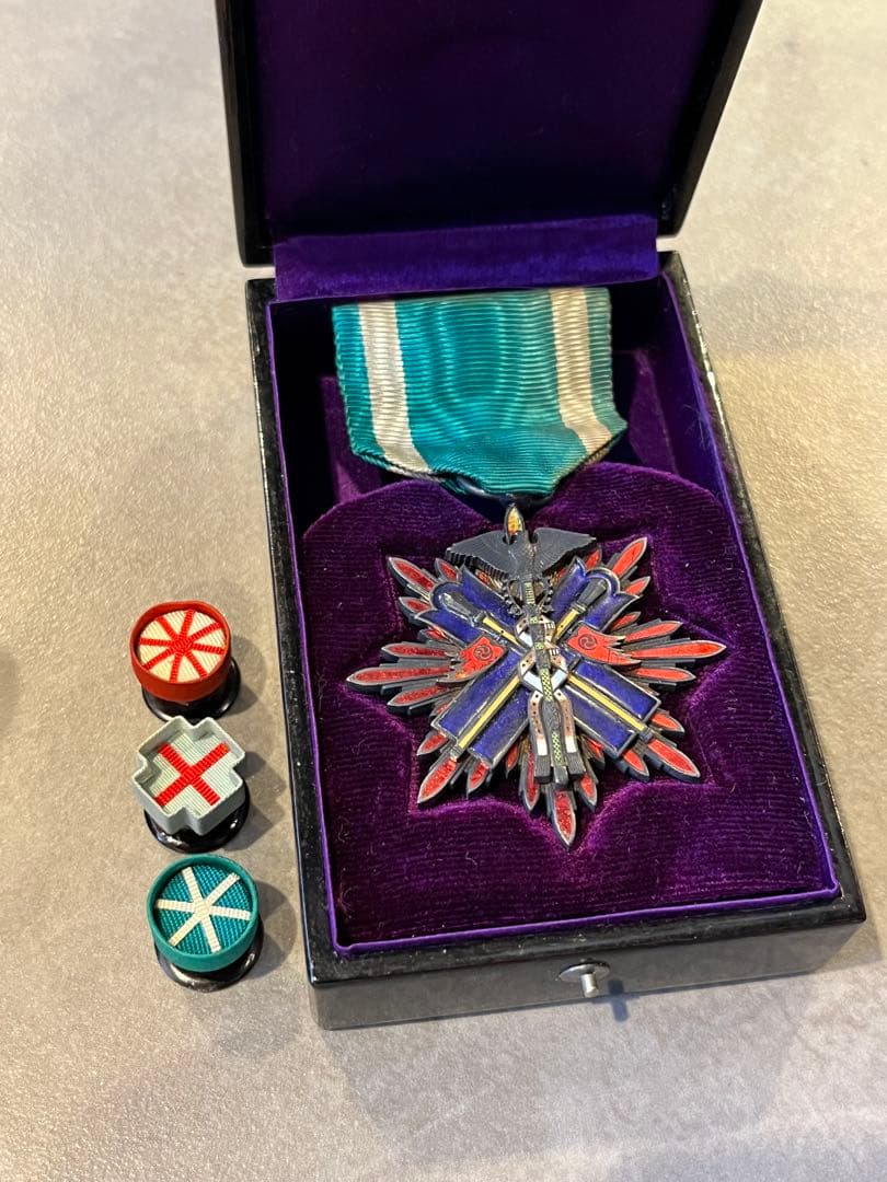 旧日本軍　金鵄勲章　功五級金鵄勲章　美品　勲章　コレクション