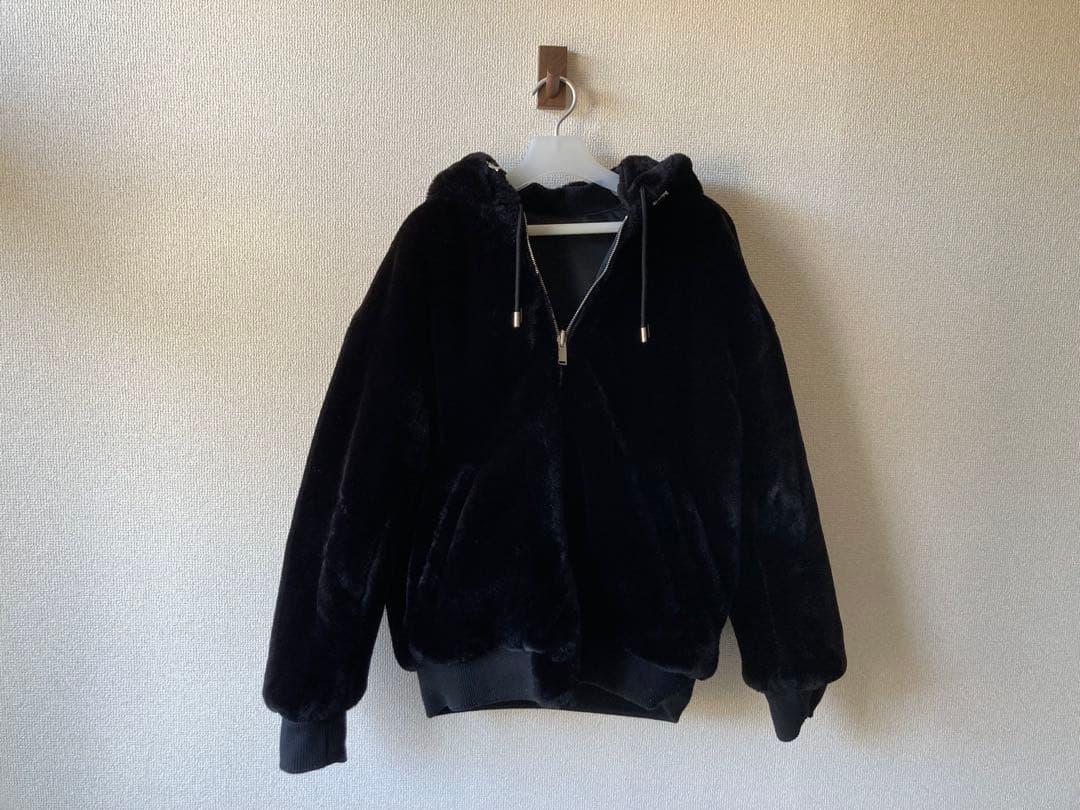 ZARA リバーシブルフェイクファーボンバージャケット