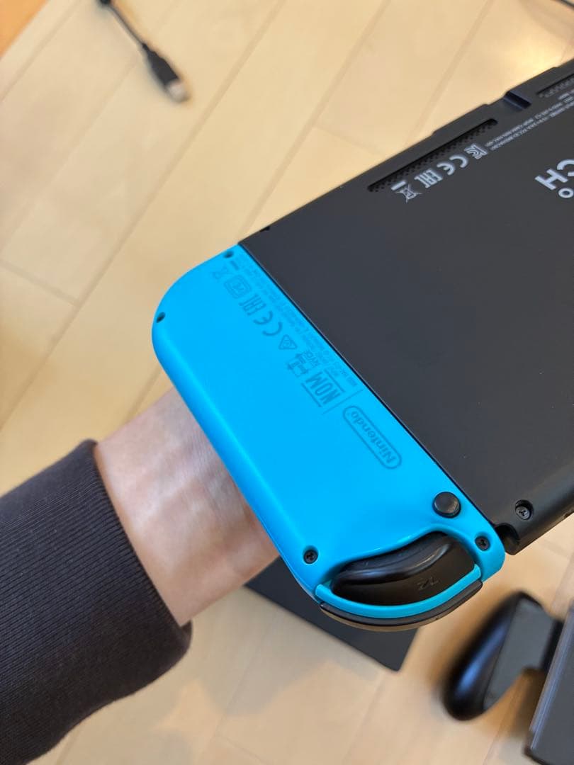 安*引様 Nintendo Switch 本体 赤/青 本体 + 付属品 ソフト
