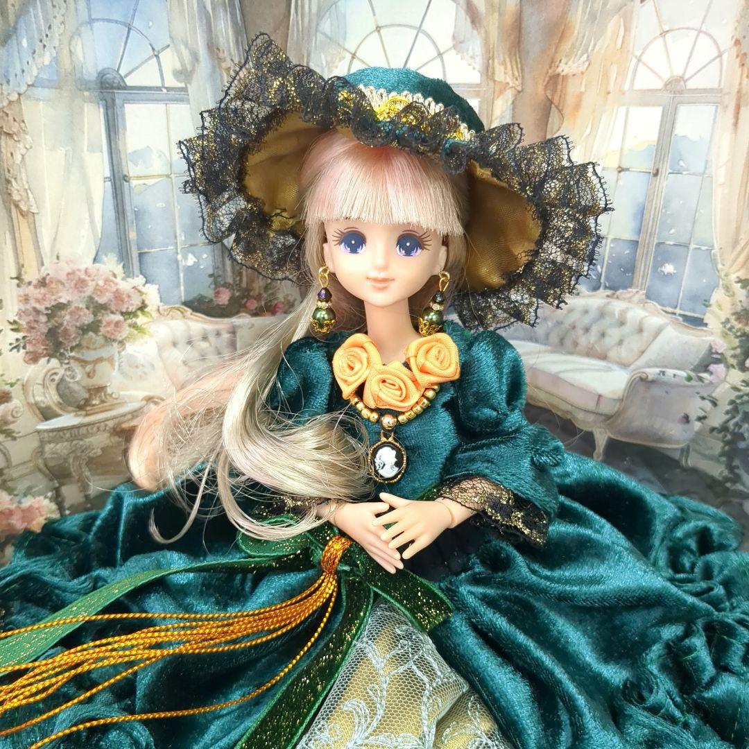 K*6様 ジェニーフレンド27cmドール服　ベロアのグリーンドレス