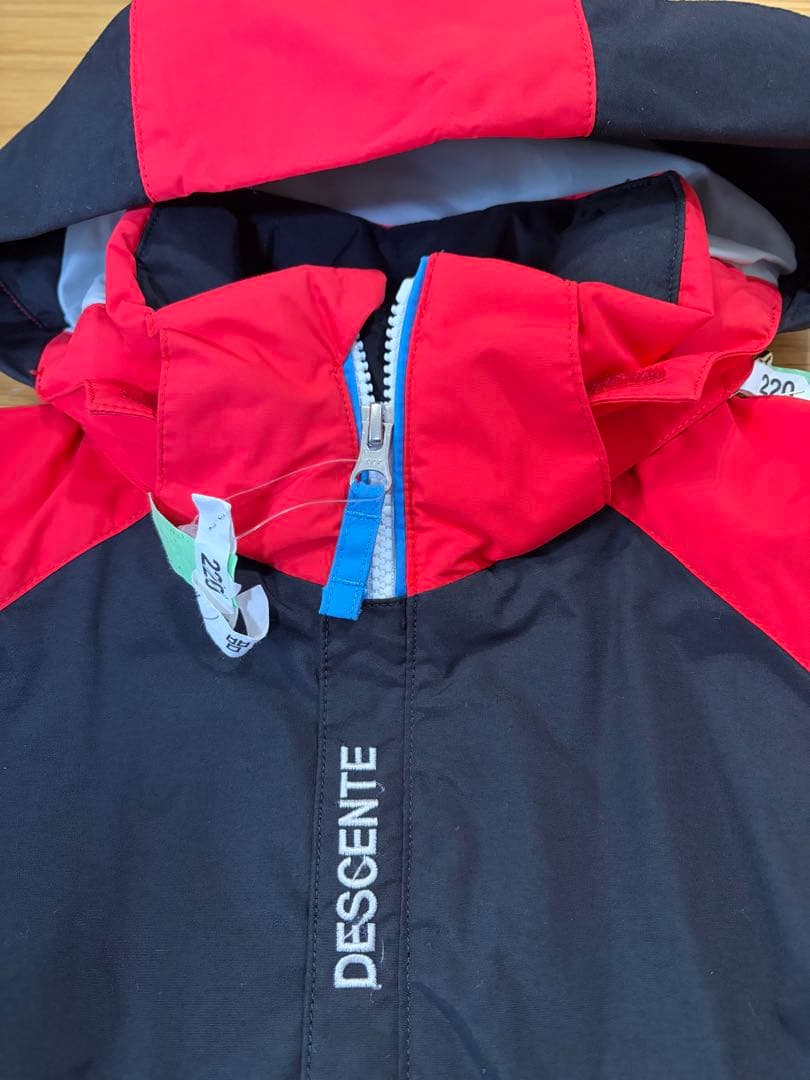 DESCENTE 子供用スキーウェア 赤黒 サロペット付き