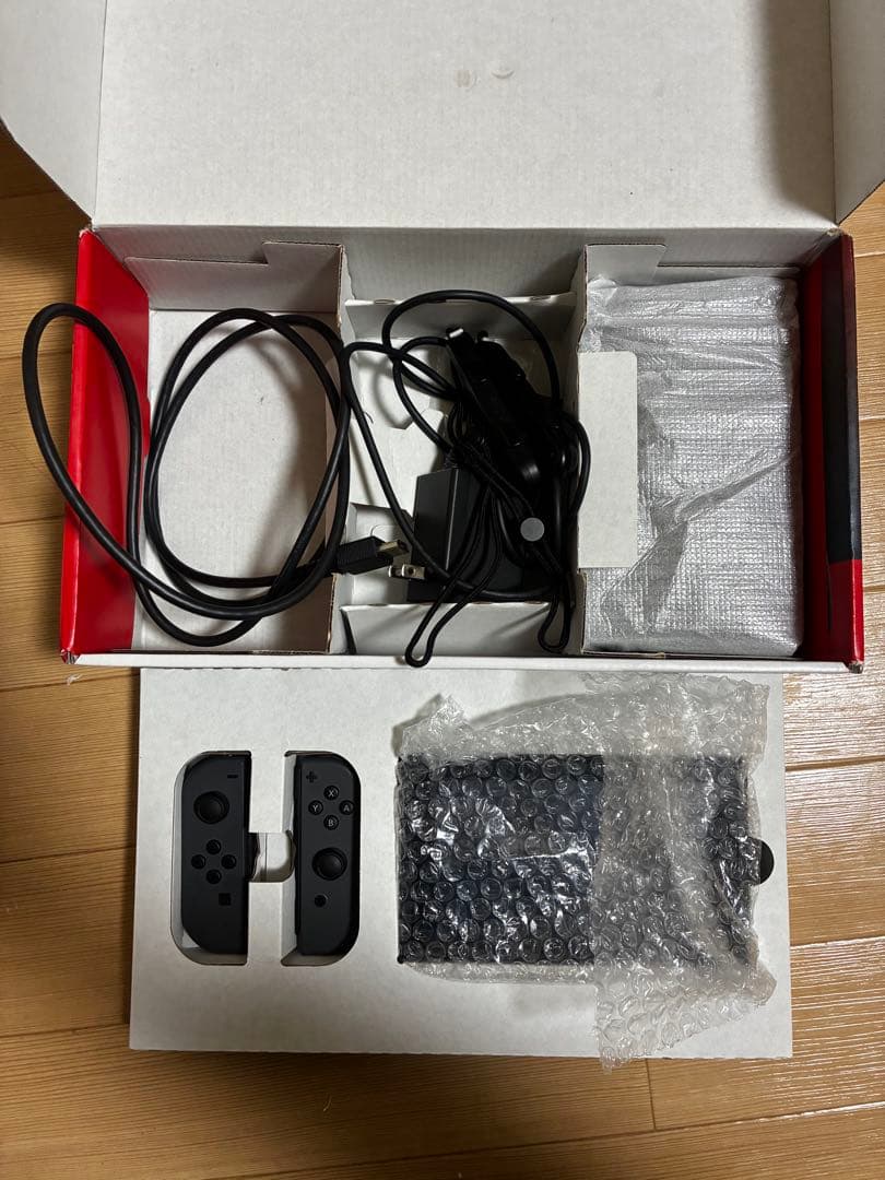 し*う様 Nintendo Switch グレー本体　メモリカード　ハードケース