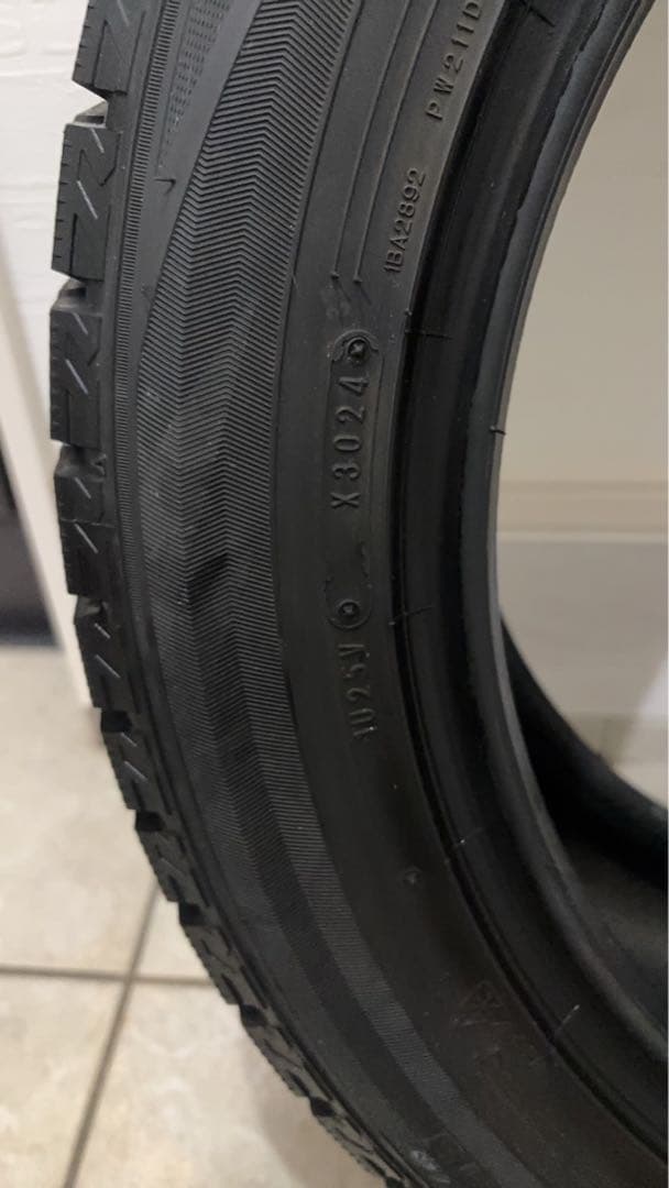 DUNLOP スタッドレスタイヤ 235/50R18 ウィンターマックス4本