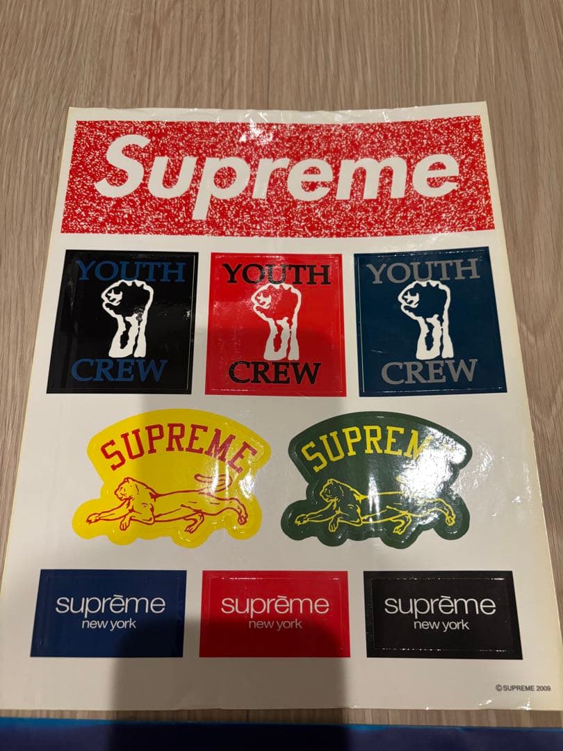 supreme シュプリーム　ムック本　ステッカー