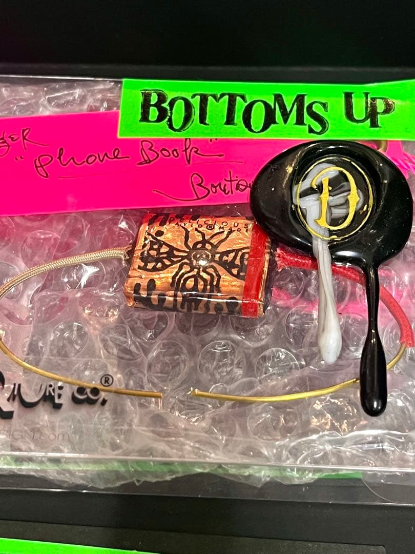 DeliciousTaylormade “BottomsUP”PhoneBook