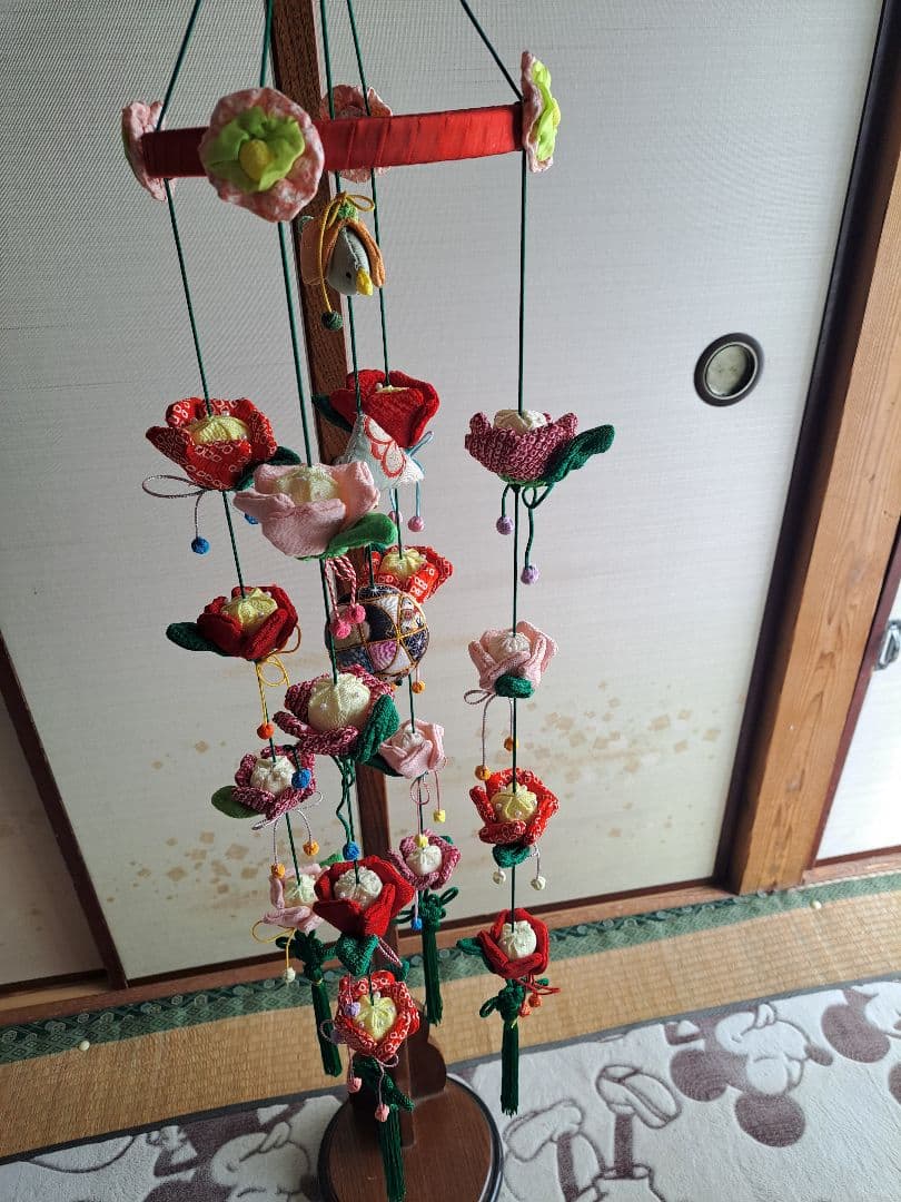 新春を飾る椿の輪飾り 　さげもん ちりめんハンドメイド