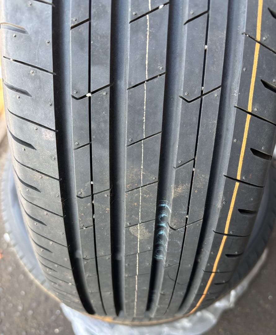 No. ② 40系アルファード 純正タイヤ 2本セット　225/60R18
