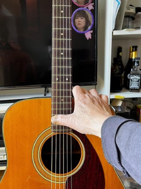 「れ様」Yamaha fg-160 抜群の鳴り　音押し出しが強くいいギターです
