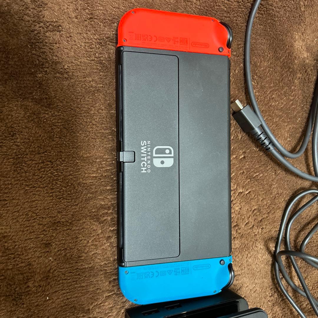 【トットル】Nintendo Switch 本体 +コントローラー2個付き