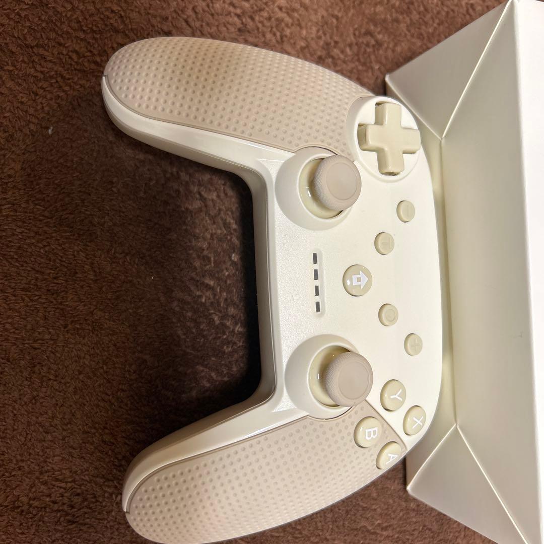 【トットル】Nintendo Switch 本体 +コントローラー2個付き