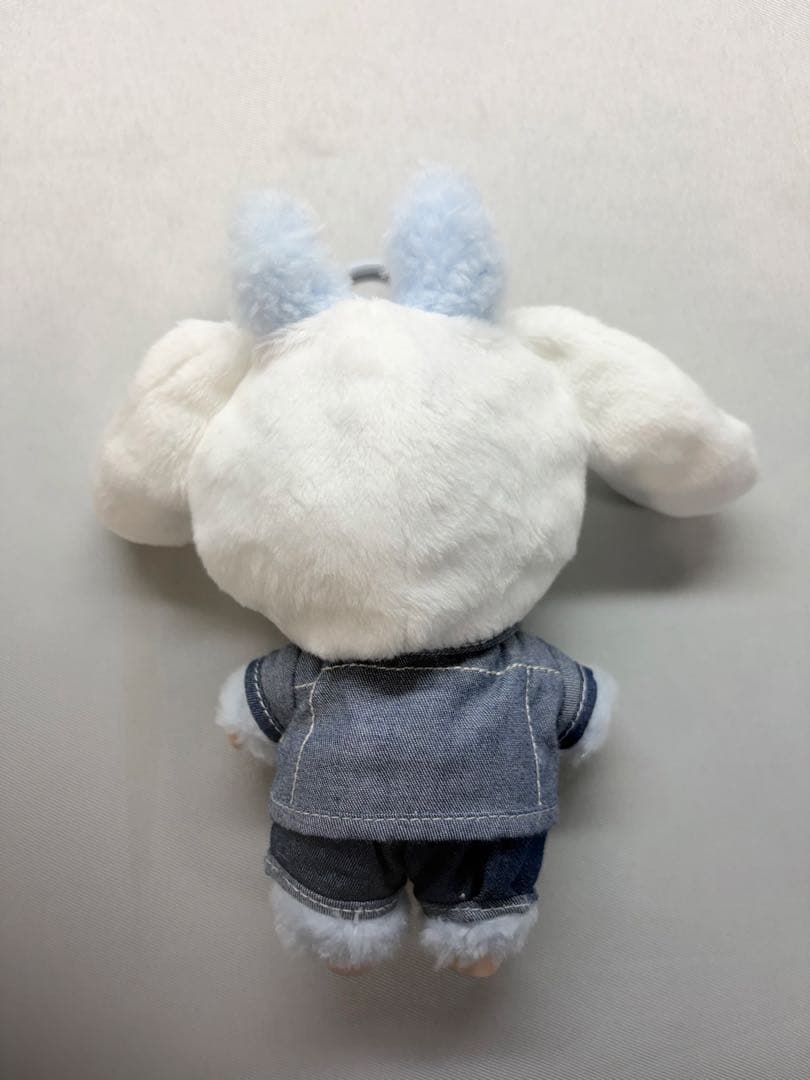 ラブブ　サンリオ ぬいぐるみペンダント POP MART シナモンロール