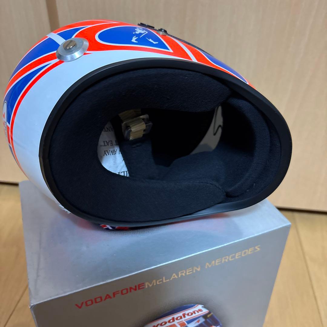Vodafone McLaren Mercedes ヘルメット