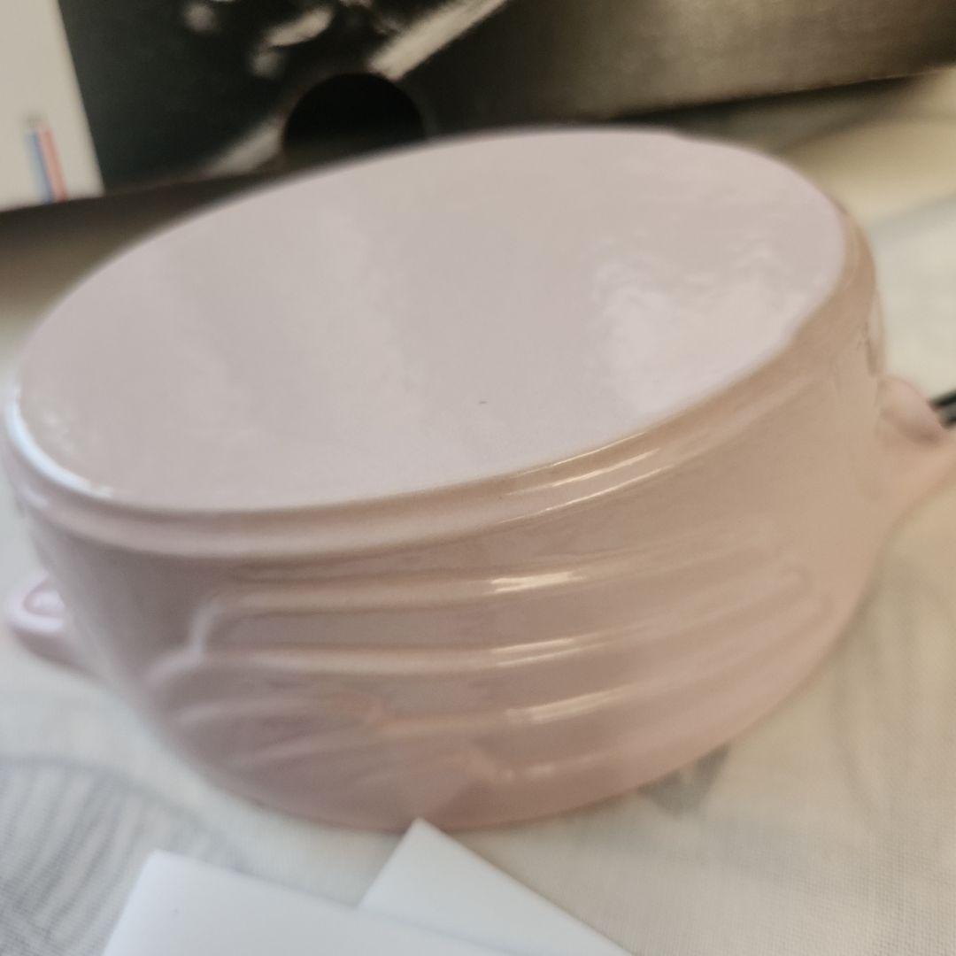 値下げ中です。Staub　スモールチキンココット　ソルベローズ