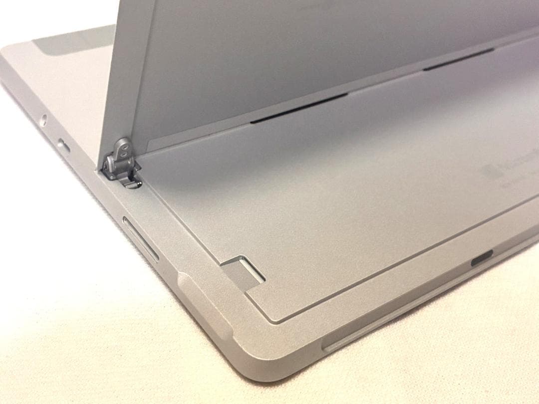 J*z様 美品 Microsoft Surface Go タッチパネル 522g