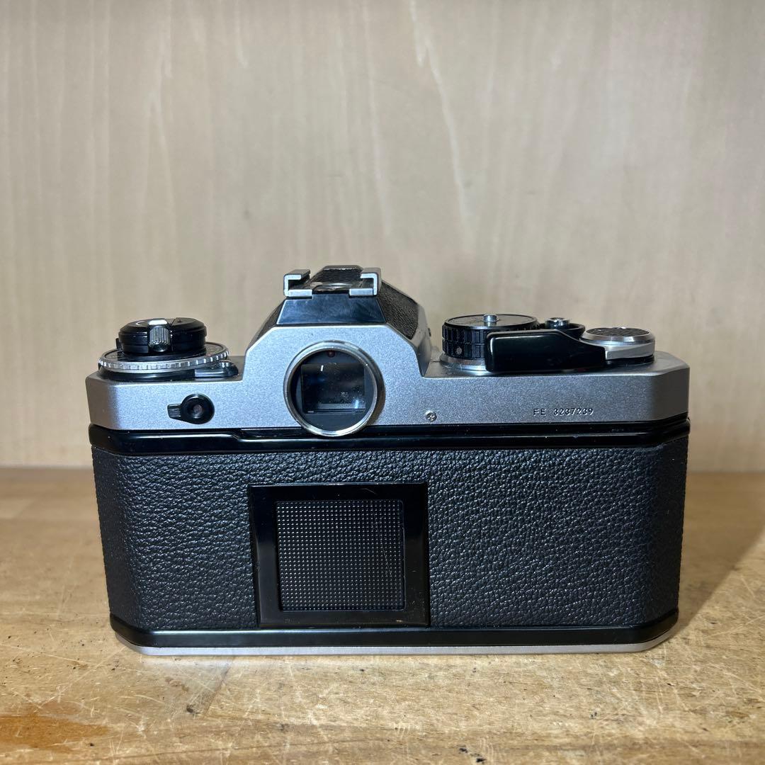 Nikon FE シンプルニコン　シルバーボディー　完動美品