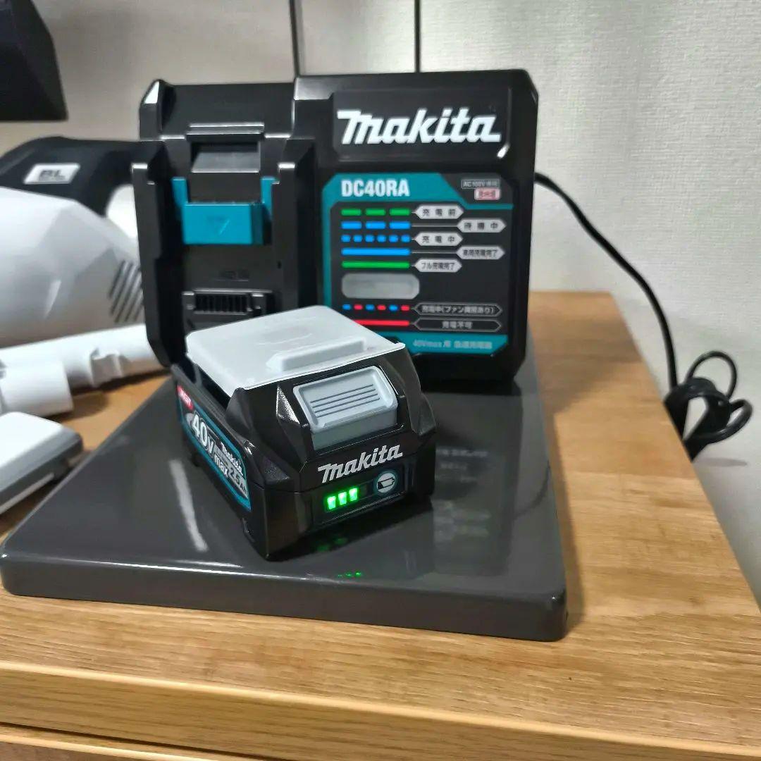 【極美品】♦ マキタ40v掃除機　/新品フィルター紙パック20枚他スタンドセット
