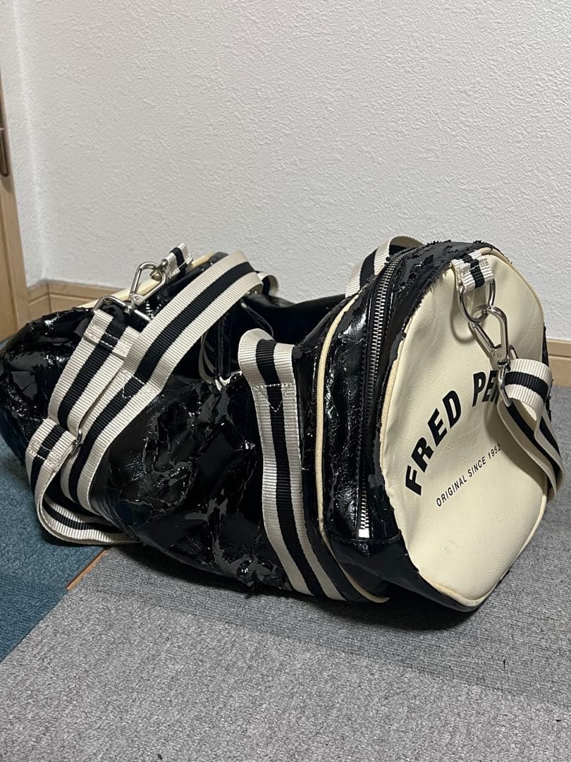 い*と様 Fred Perry Classic Barrel Bag ボストンバ