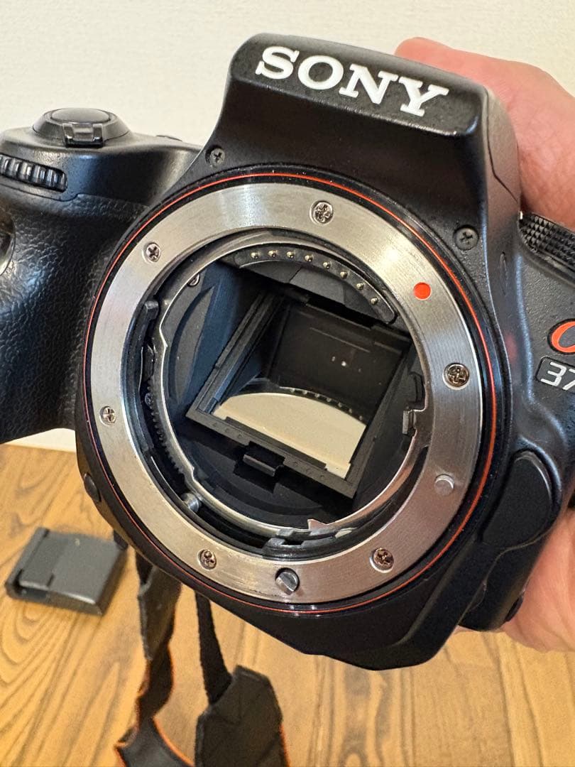 ジャンク　SONY α37 デジタル一眼レフカメラ
