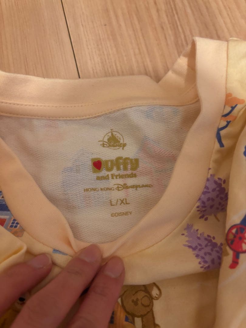【新品タグ着き】ダッフィーアンドフレンズ　長袖長ズボン　パジャマ　L XL 香港