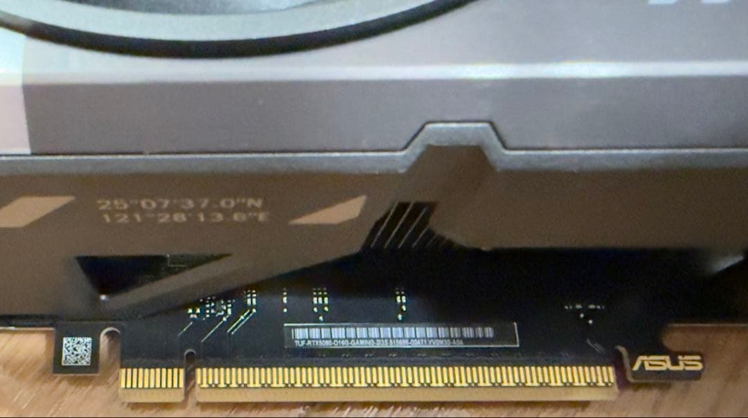 グラフィックボード・グラボ・ビデオカード ASUS TUF-RTX5080-O16G-GAMING