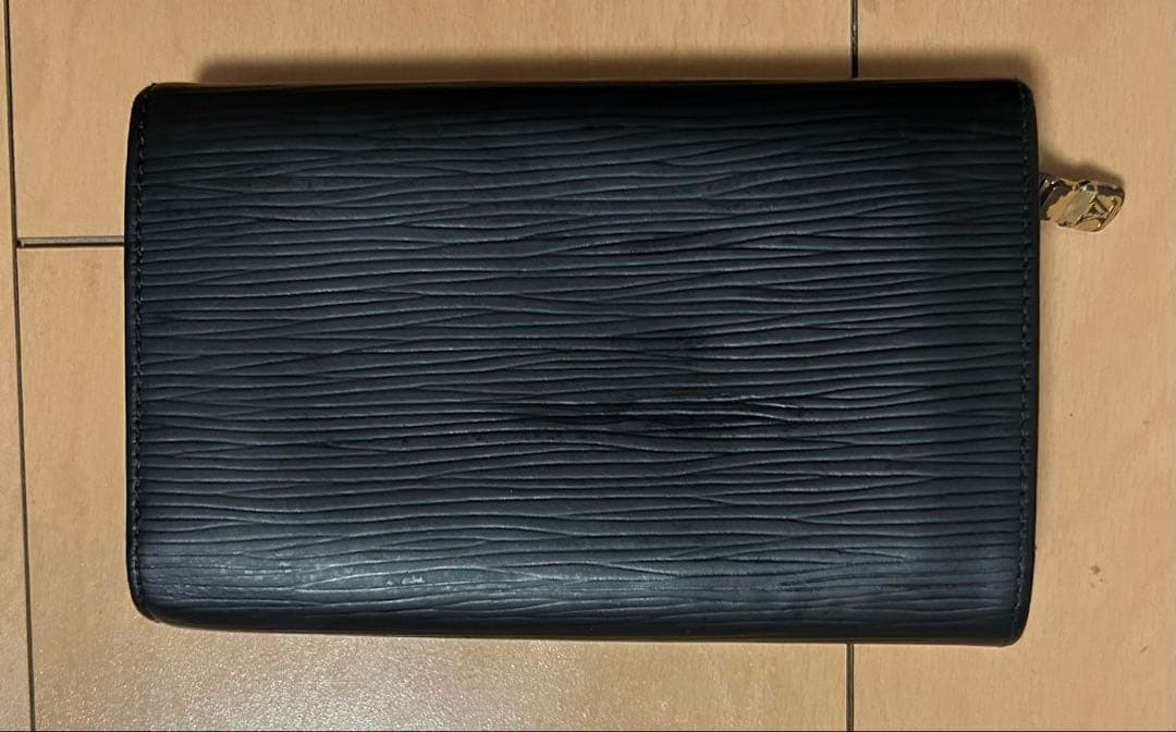 【値下げ】ルイヴィトン エピ ポルトモネ ビエ トレゾール L字ファスナー 黒色