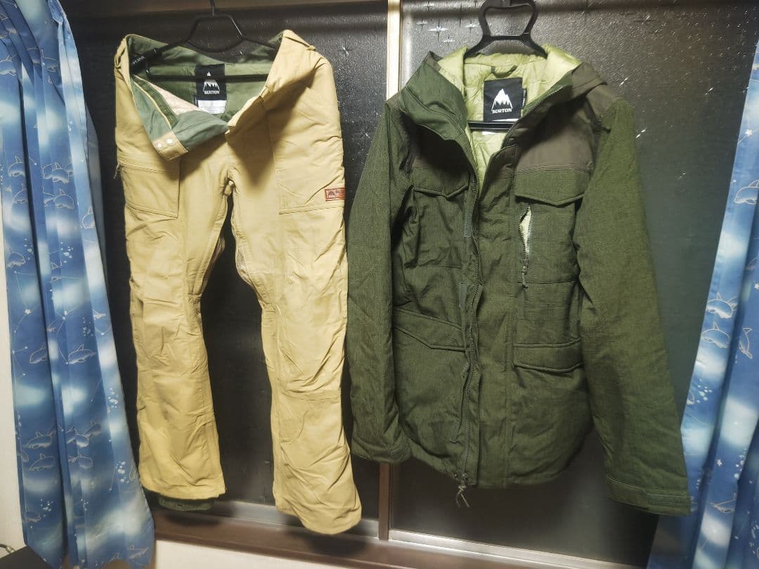 BURTON フード付きジャケットとパンツセット