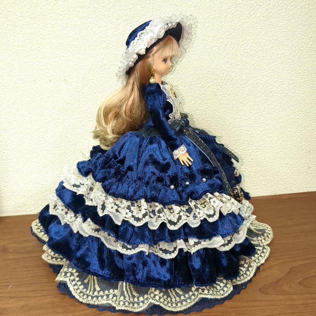 ば*ま様 ジェニーフレンド27cmドール服　紺のベロアのドレス