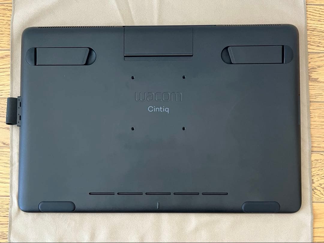 【2021年12月購入】Wacom Cintiq 16 (DTK1660)