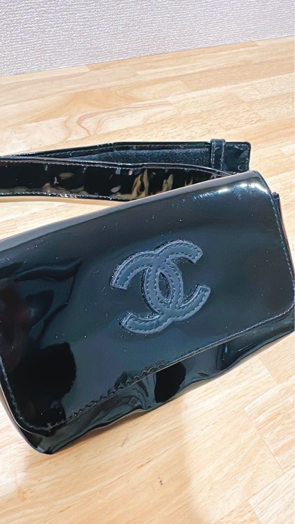 CHANEL シャネル ノベルティ エナメル ウエストポーチ バッグ ブラック