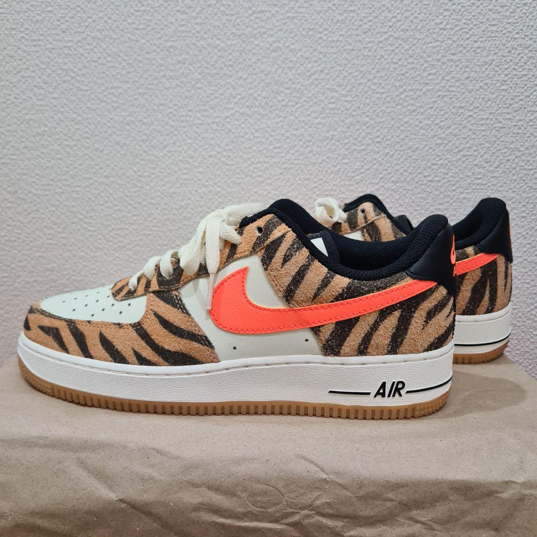 健康・医学 NIKE AIR FORCE 1 LOW \"ORANGE ZEBRA