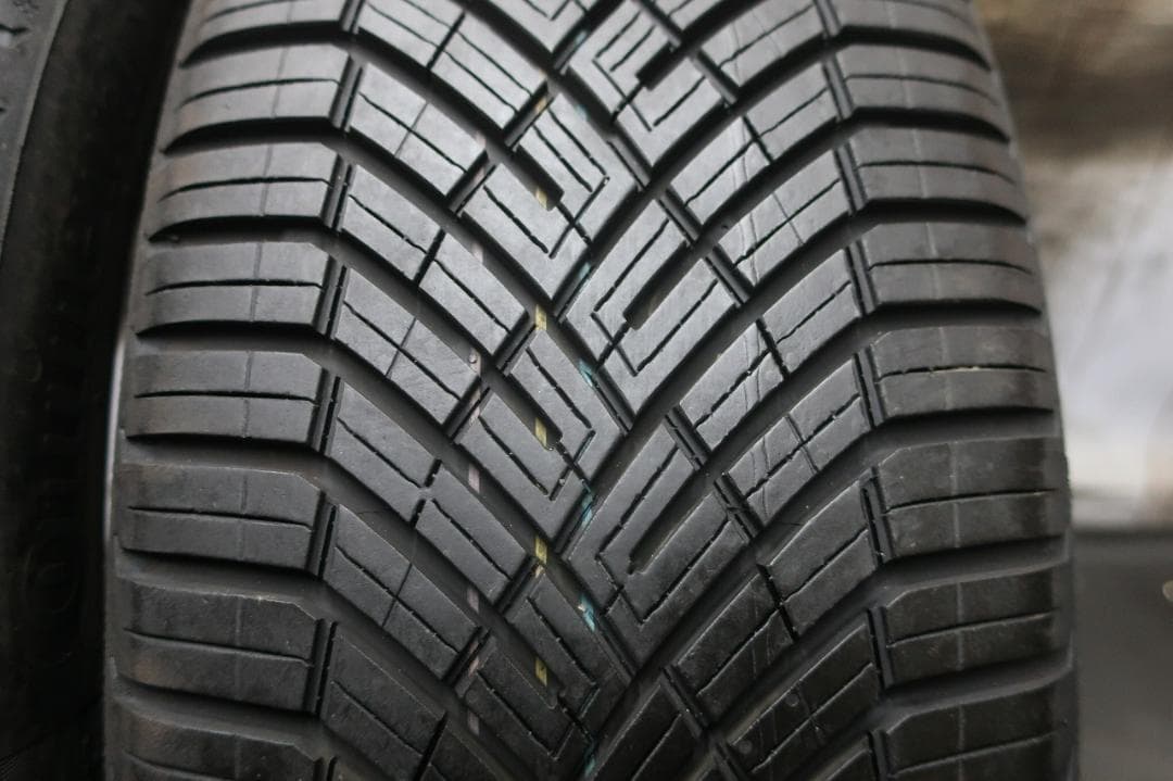 2023年　コンチネンタル　オールシーズンコンタクト2　235/45R21　2本