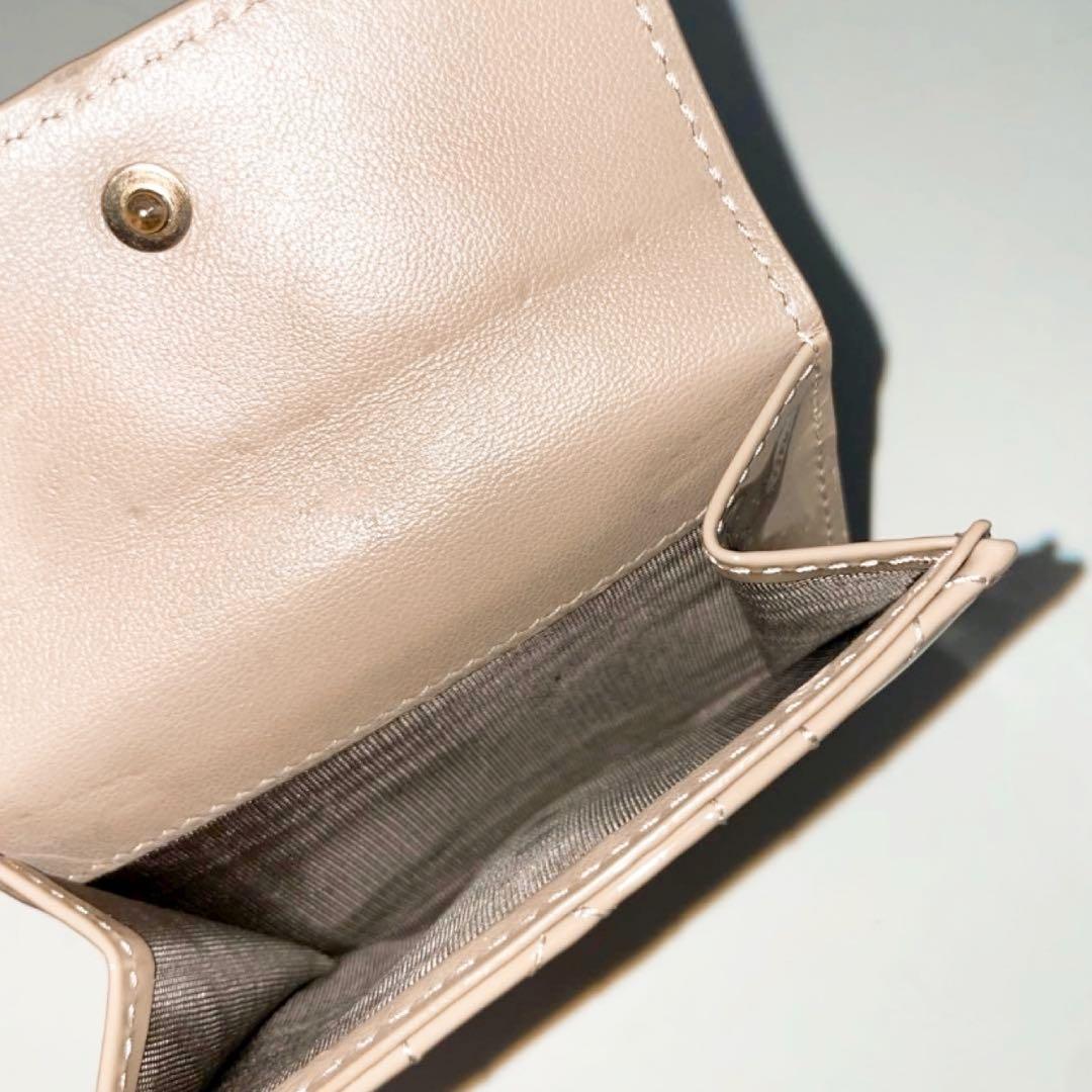 Lady Dior Lotusウォレット エナメルベージュ