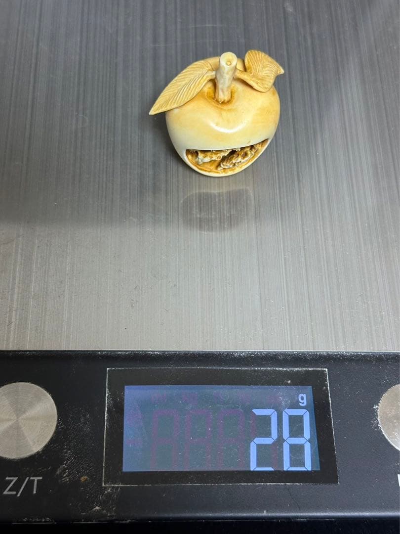 極上　置物　根付　天然素材　彫刻 　細密細工　骨董　アンティーク