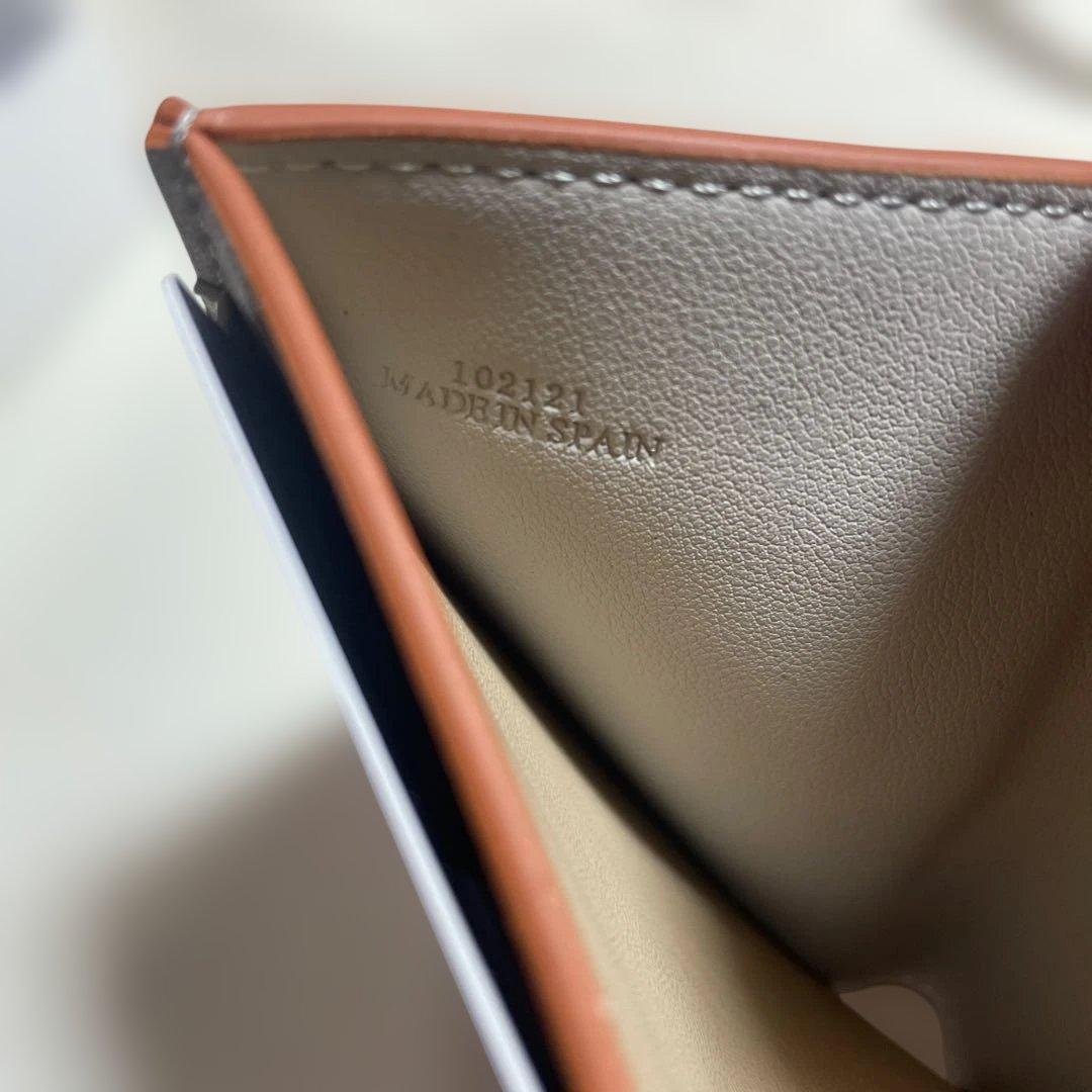 ロエベ　三つ折り財布　ベージュ