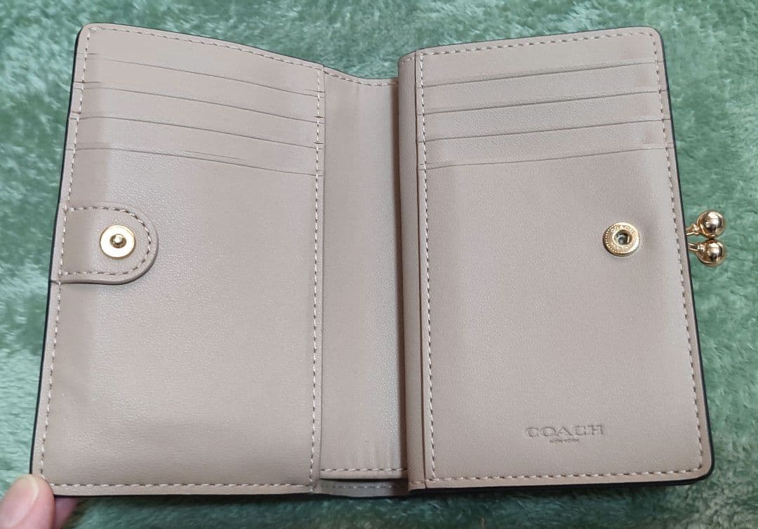 COACH 二つ折り財布 ベージュ レザー　がま口