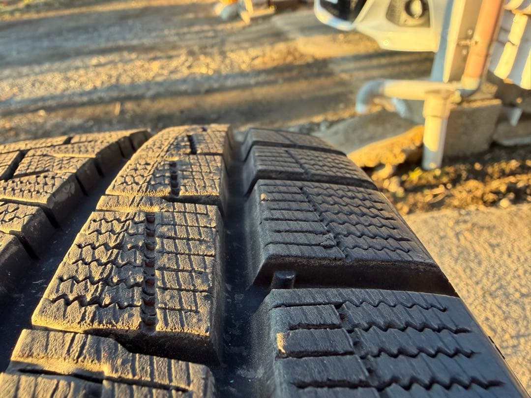 ミゾ多　PIRELLI ICE ASIMMETRICO 225/60R18 ①