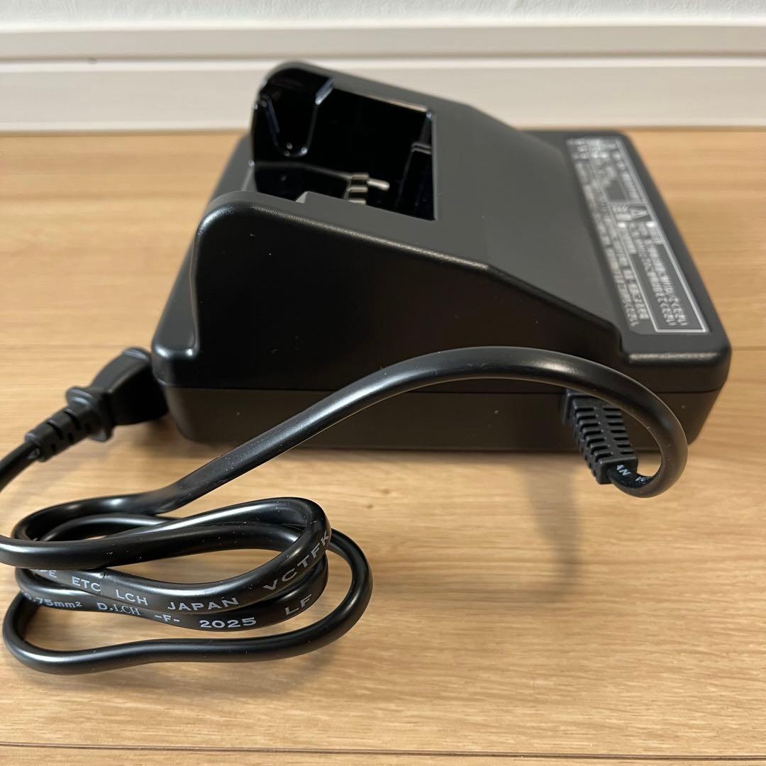 【未使用】Panasonic NKJ075Z バッテリー充電器