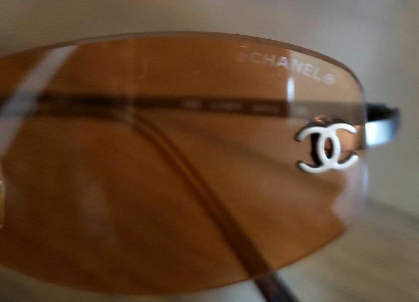 美品　CHANEL ブラウンオーバルサングラス ケース付き　タグ付き