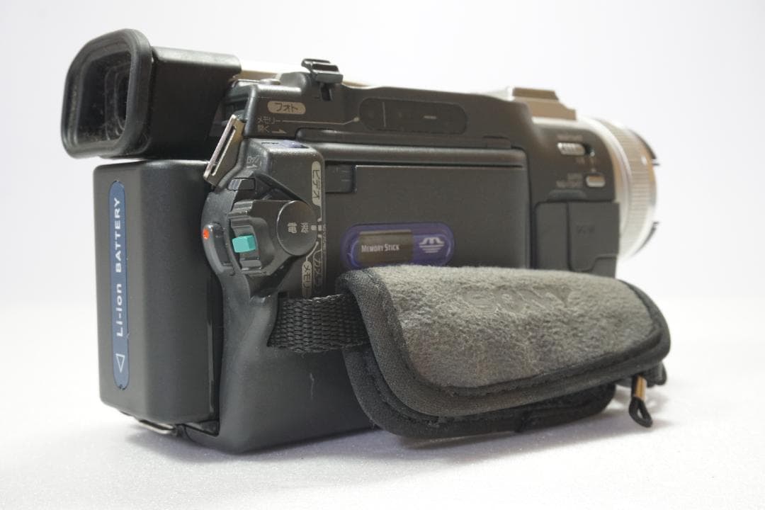 【動作品】Sony ビデオカメラ DCR-TRV20 miniDV ダビング