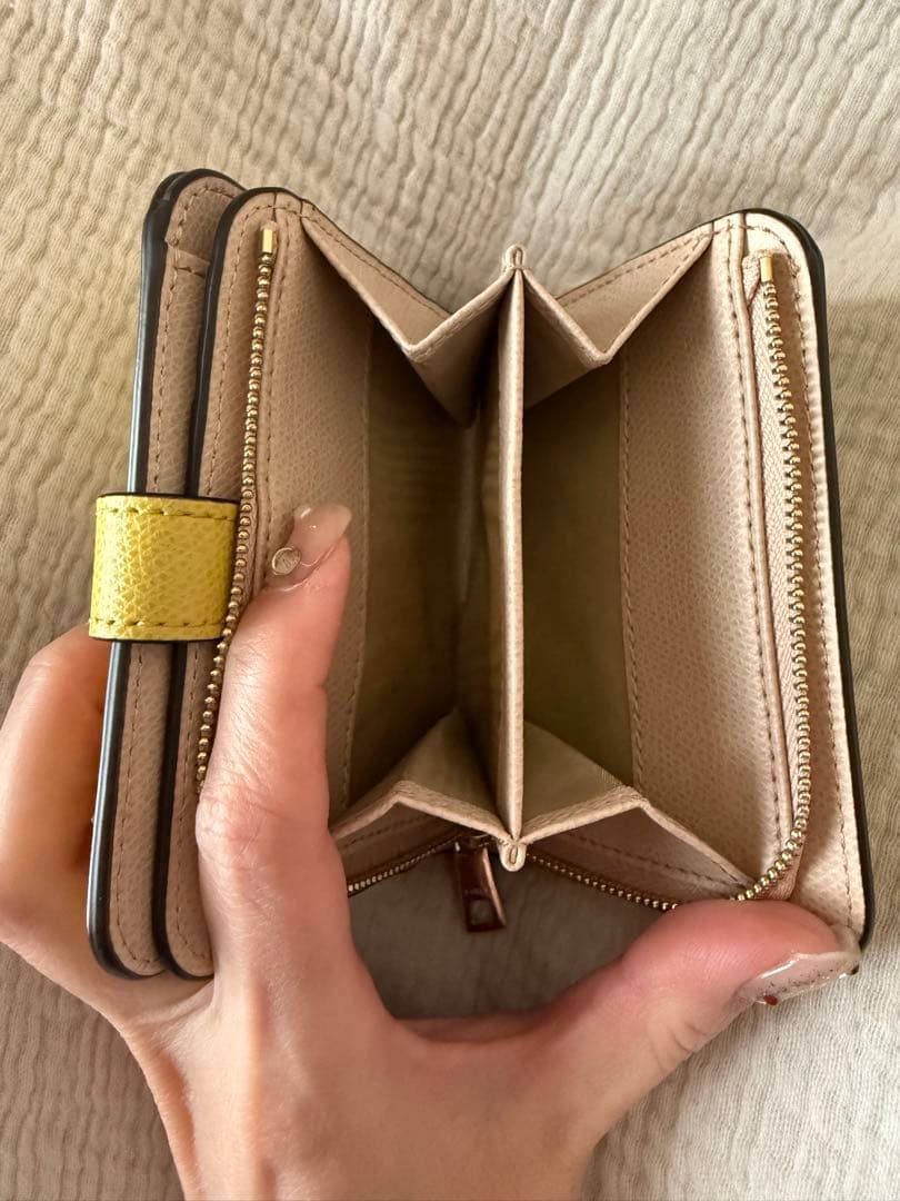 FURLA イエロー 二つ折り財布