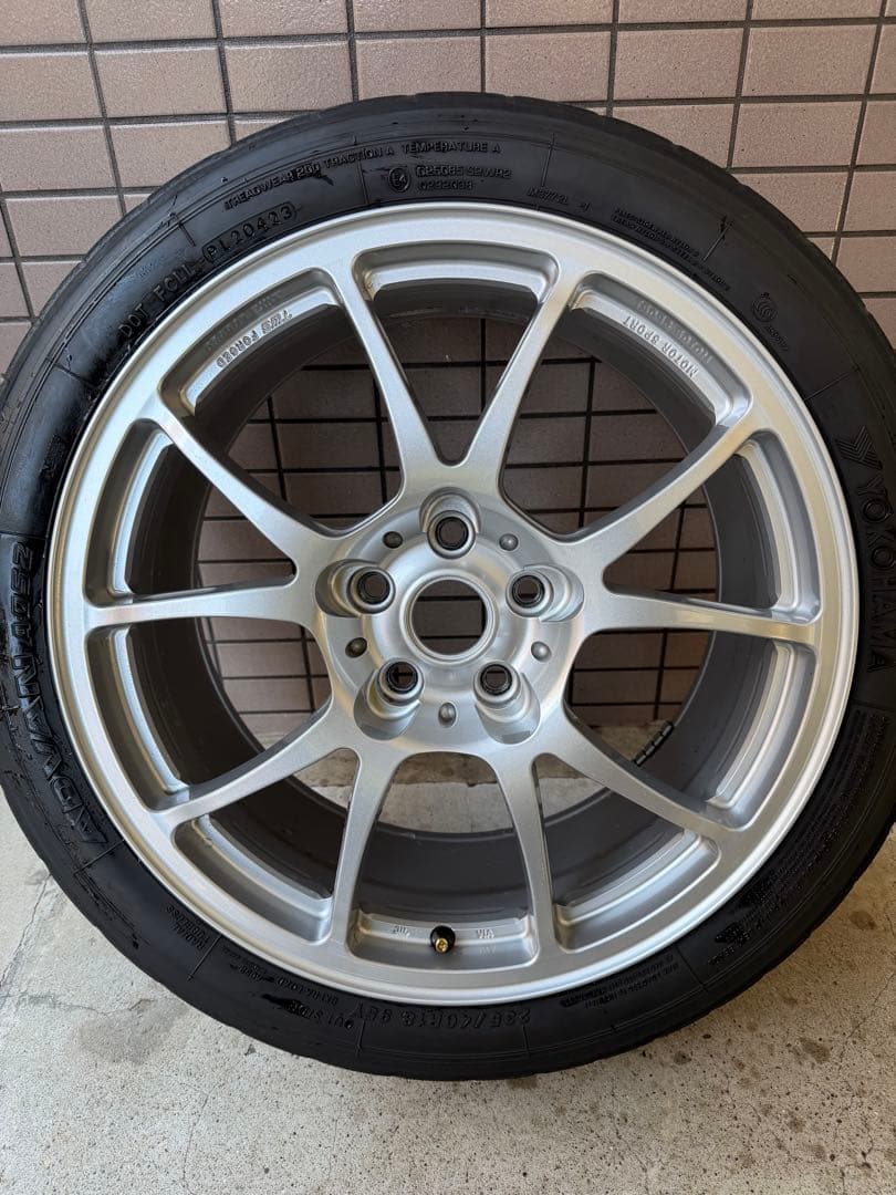 TWS T66-F 18インチホイール グロスシルバー
