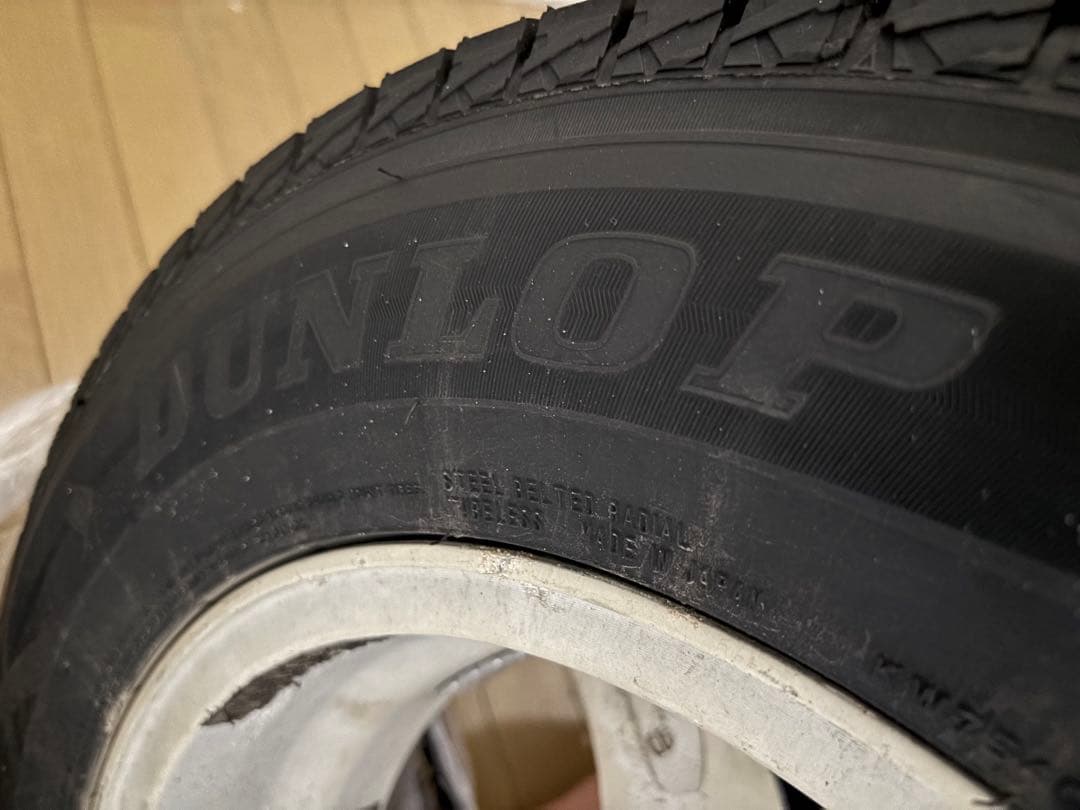 スタッドレスタイヤ４本セット　ホイール付き！ ダンロップ175/80R15インチ